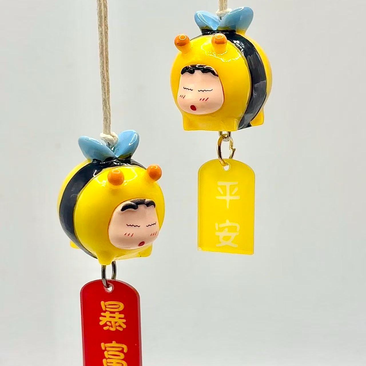 Crayon Shin-chan Bee Cosplay F - Car Accessories For Inside 评论和价格